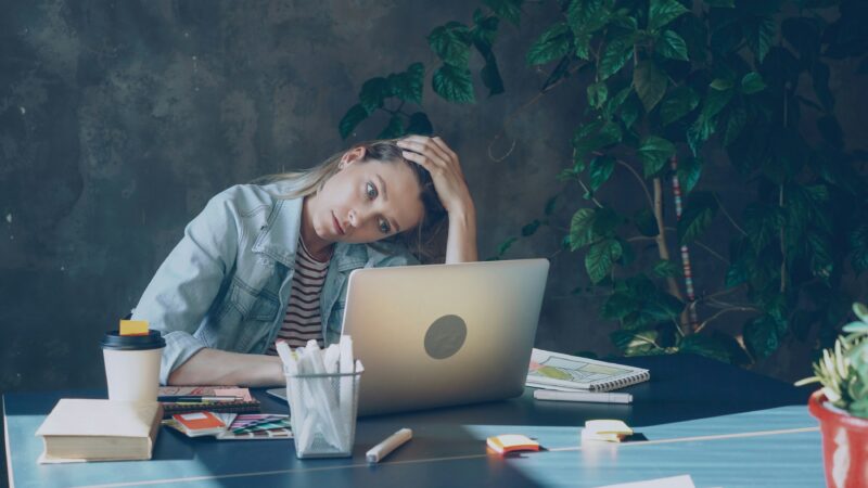 woman at laptop, stress, burnout, digital cleanse, anxiety, women, technology