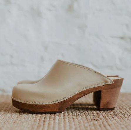 Summer Shoes: Clogs