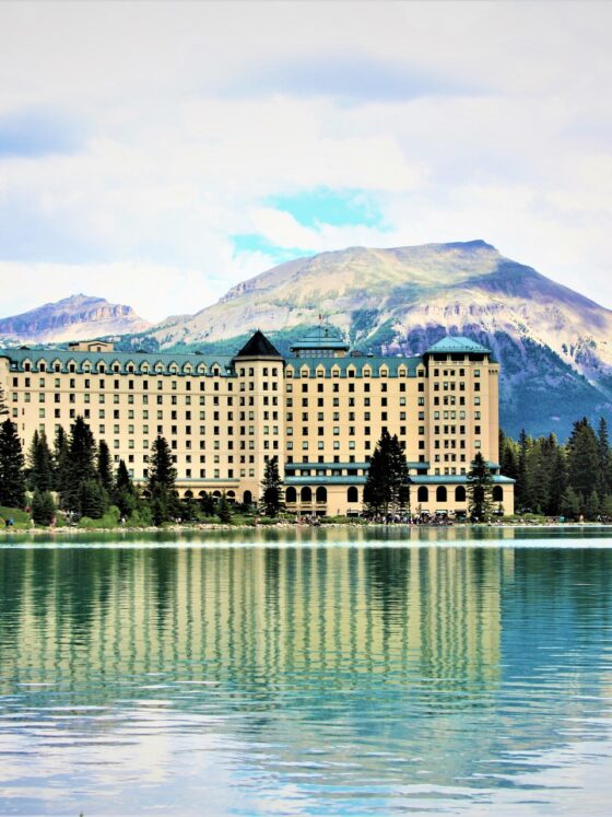 Couple resorts: Fairmont Lake Louise