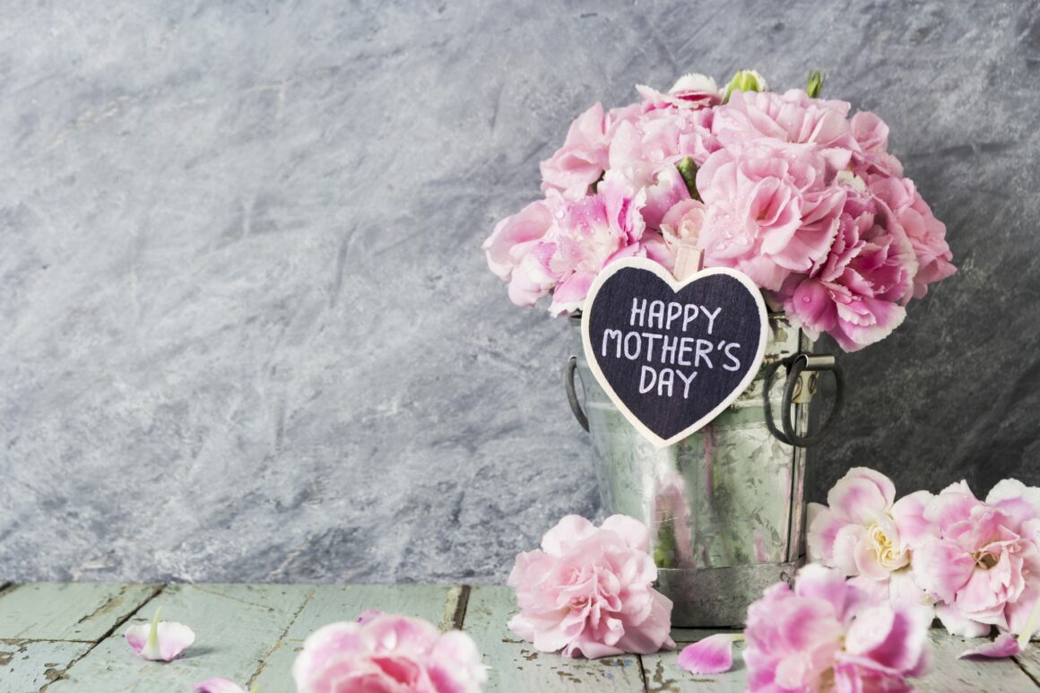 Mother's Day Gift Guide: 7 Last Minute Gift Ideas - Vimarsana News