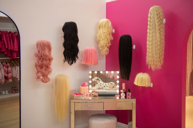 HM x Barbie: Wig Station