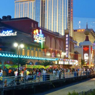 Atlantic City: Shops and Restaurants on the Boardwalk
