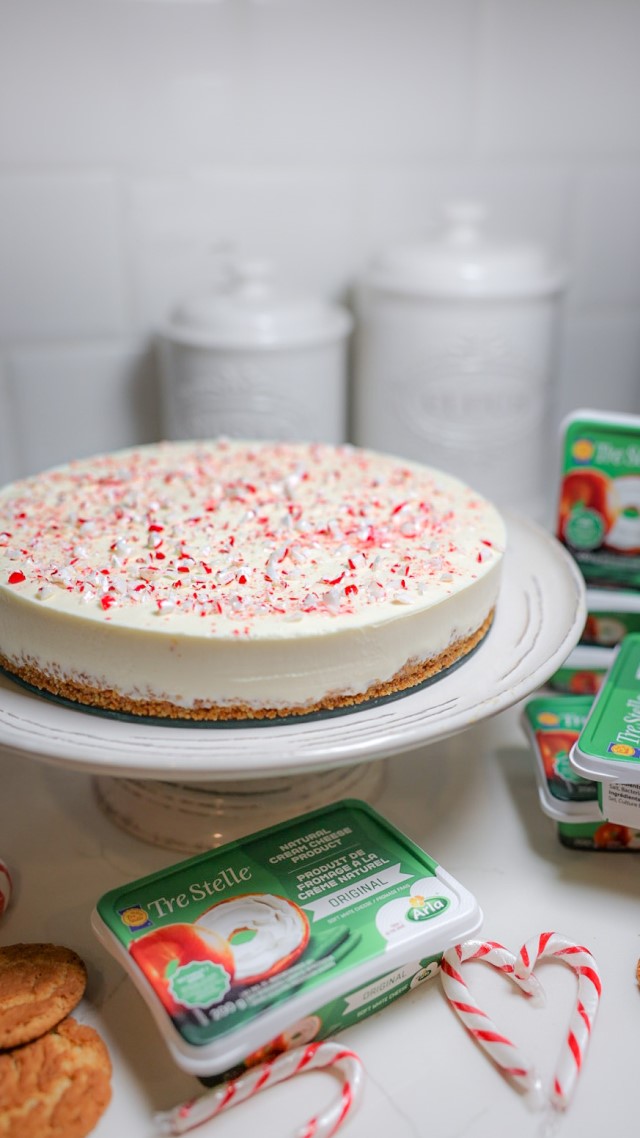 Holiday Eats: No Bake Candy Cane & Gingersnap Cheesecake 