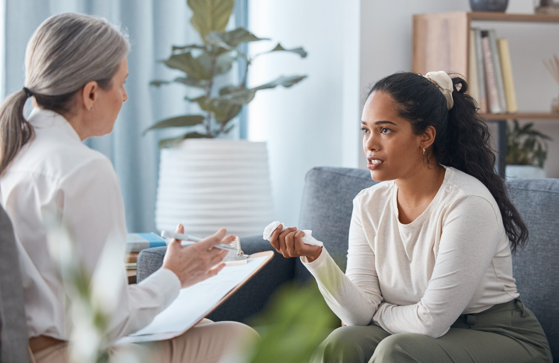 Women's Health: Woman speaking to her doctor