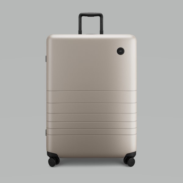 Eco-Friendly: Monos Luggage