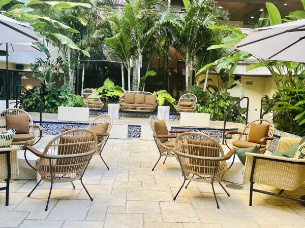 Mayfair House Hotel & Garden: Indoor Seating Area