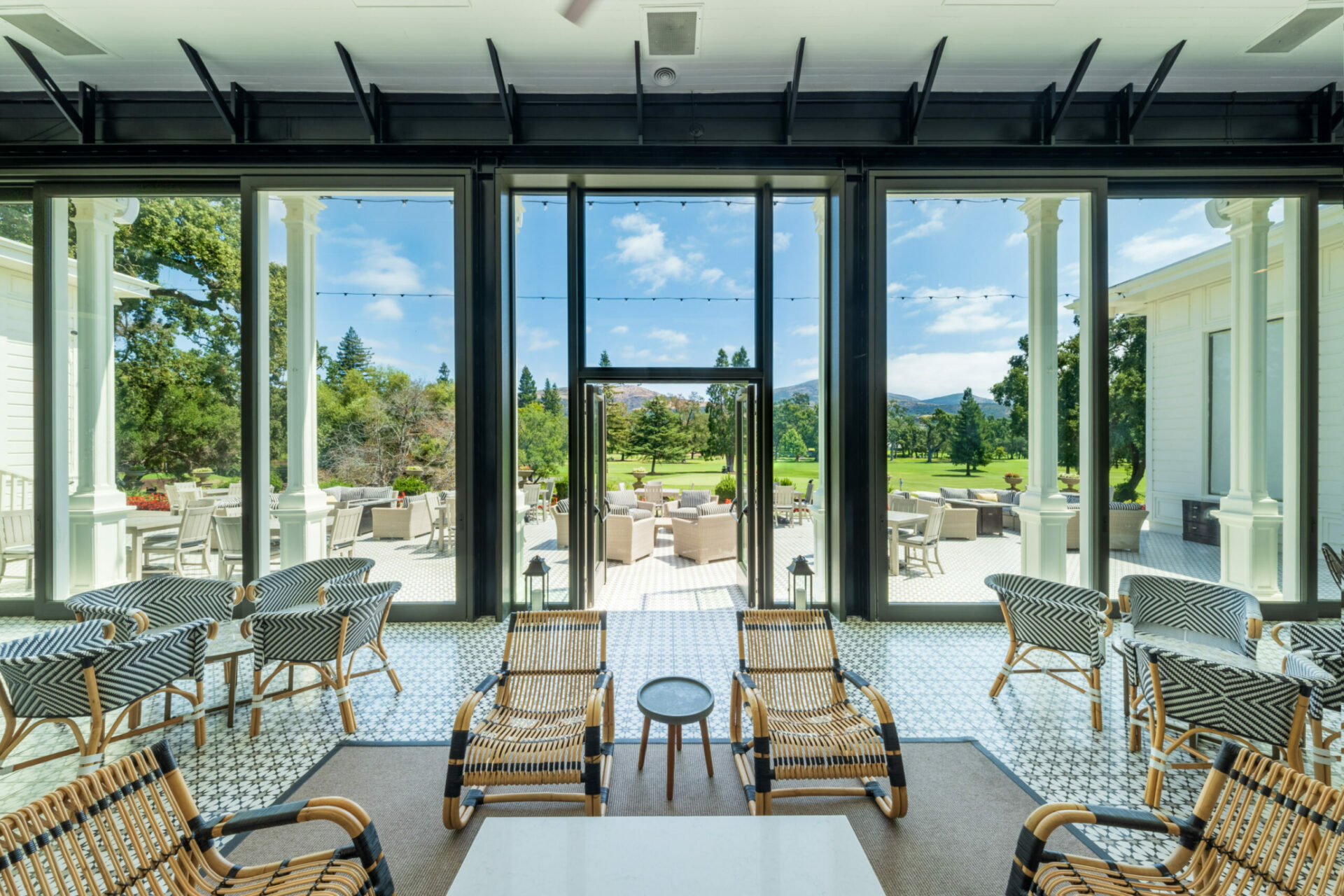 Silverado Resort: lounge area