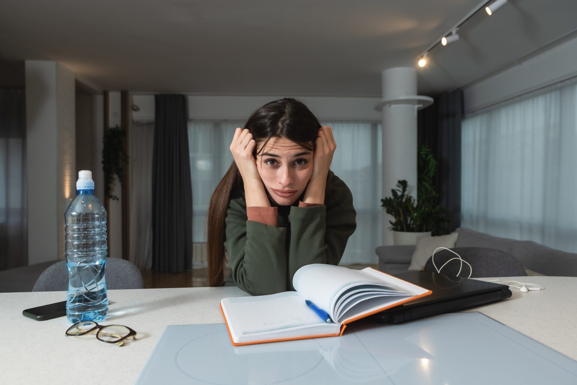 ADHD: Young freelance business finance woman has a problem with attention deficit hyperactivity disorder ADHD she cant start work on project Female lost concentration cant work from home on laptop computer