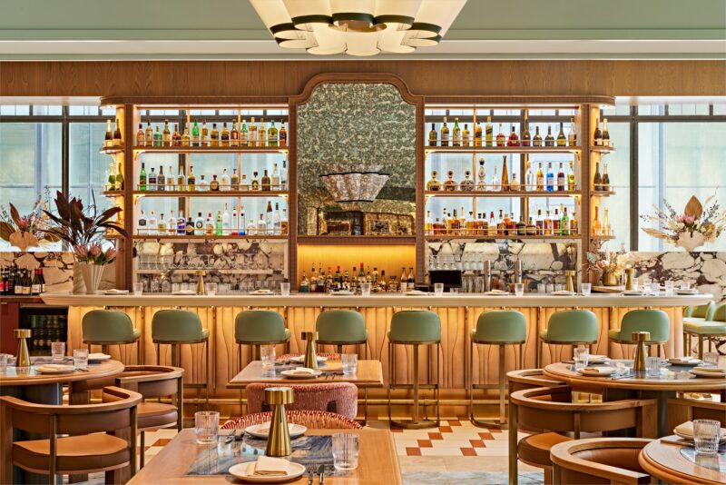 Abrielle: Bar including seating area