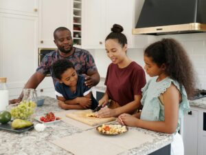 Family-Friendly Lunches: Family of 4 preparing lunch together
