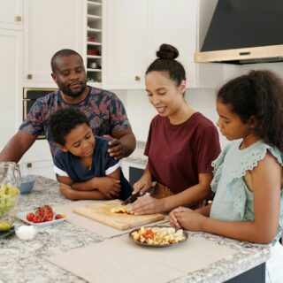 Family-Friendly Lunches: Family of 4 preparing lunch together