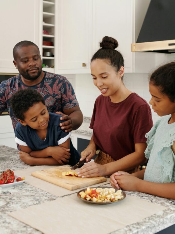 Family-Friendly Lunches: Family of 4 preparing lunch together