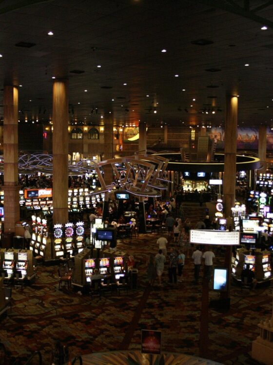 Canadian Casino: Overview of slot machines