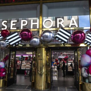Sephora Fall 2025 Savings Event: Sephora store exterior with holiday decorations
