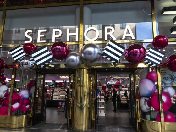 Sephora Fall 2025 Savings Event: Sephora store exterior with holiday decorations