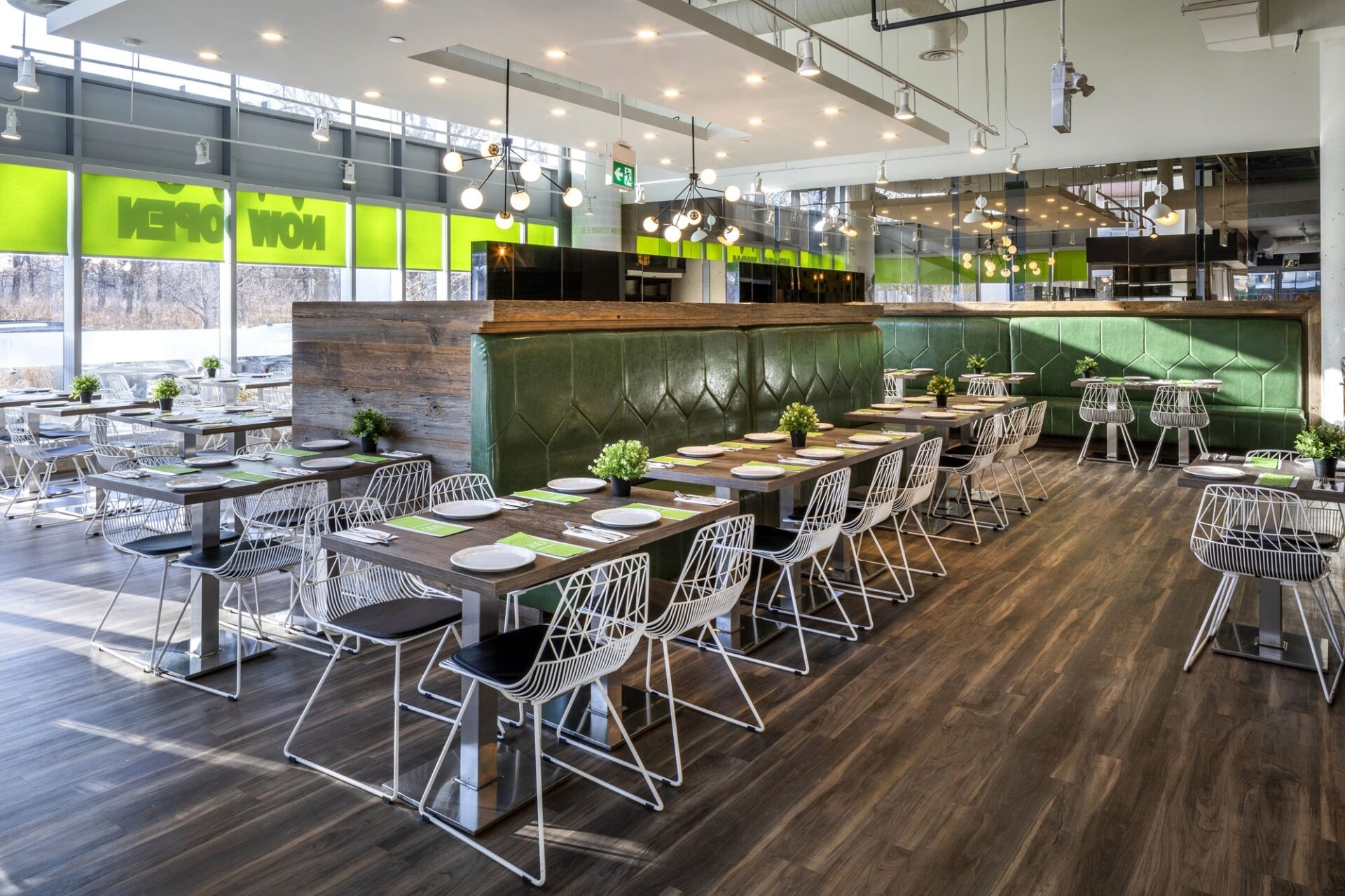 Vivo Avanti: Interior shot of seating area of the restaurant