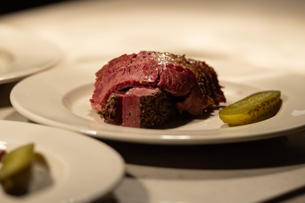 Linny's: Pastrami with a pickle