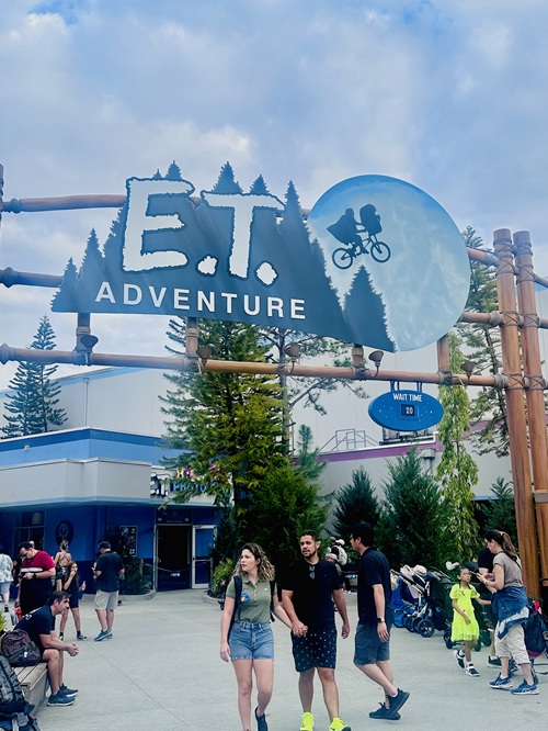 Universal Orlando: ET Adventure Ride Exterior