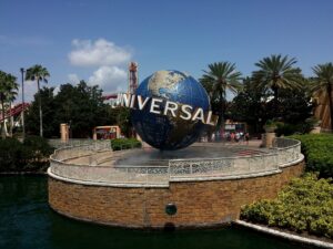 Universal Orlando: Universal Fountain at the park entrance