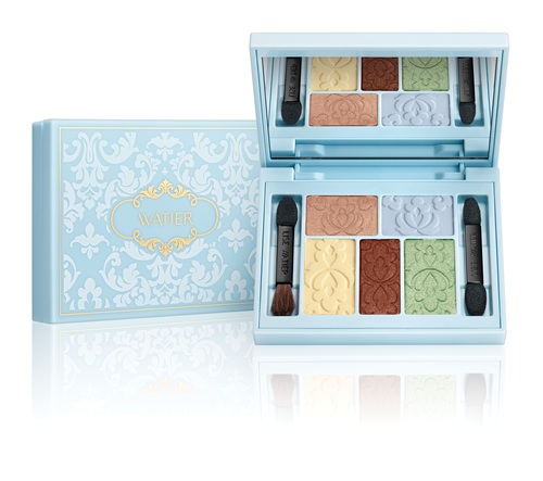 Gifts Your Mom Will Love: Lise Watier open eyeshadow palette next to it's carton