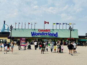 Canada's Wonderland: Main Park Entrance