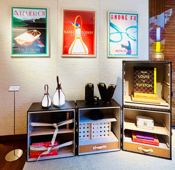Savoir-Faire Toronto: Malle Bibliothèque modular trunk library