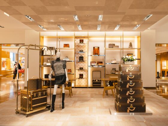 Savoir-Faire Toronto: Wide shot of the entrance of the Louis Vuitton Store in Yorkville with trunks visible
